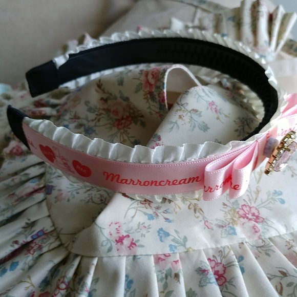 RoseMarie Seoir x Sanrio Marroncream princess ribbon rhinestone headband - Picture 3 of 10